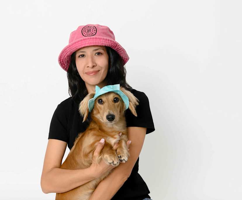 Daniela (34), $450, Non-smoker, Have pets, and No children