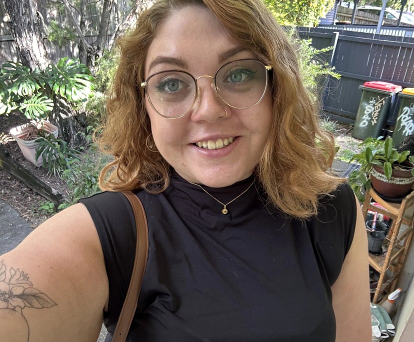 Jess (28), $400, Non-smoker, Have pets, and No children