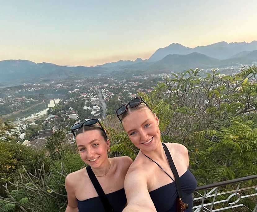Lily & Ellie