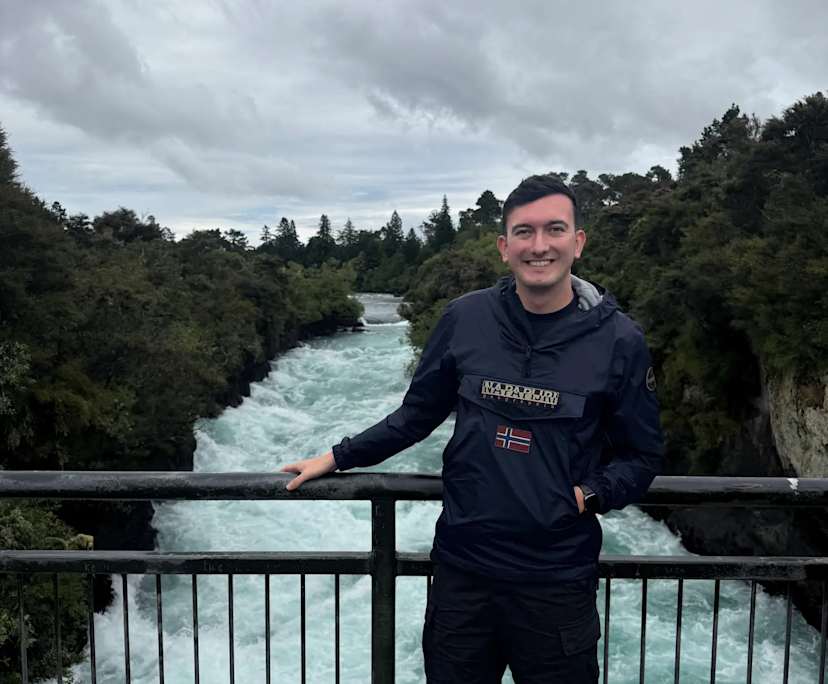 Jake (27), $450, Non-smoker, No pets, and No children