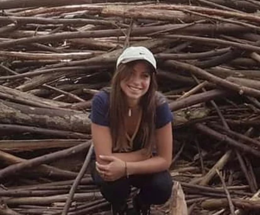 Liz (30), $300, Non-smoker, No pets, and No children