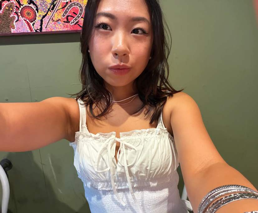 Sierra (22), $300, Non-smoker, No pets, and No children