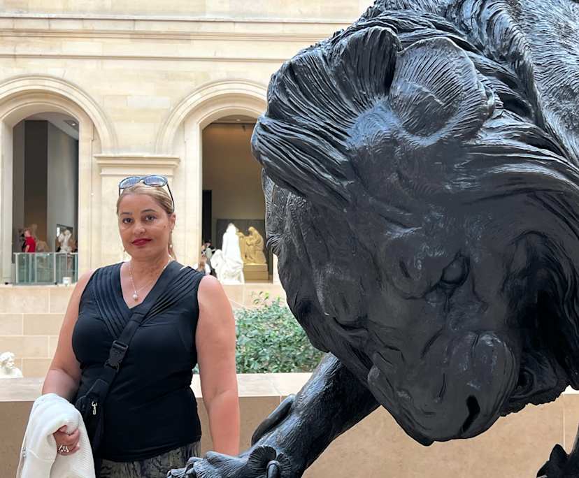 Anita (45), $445, Non-smoker, Have pets, and No children