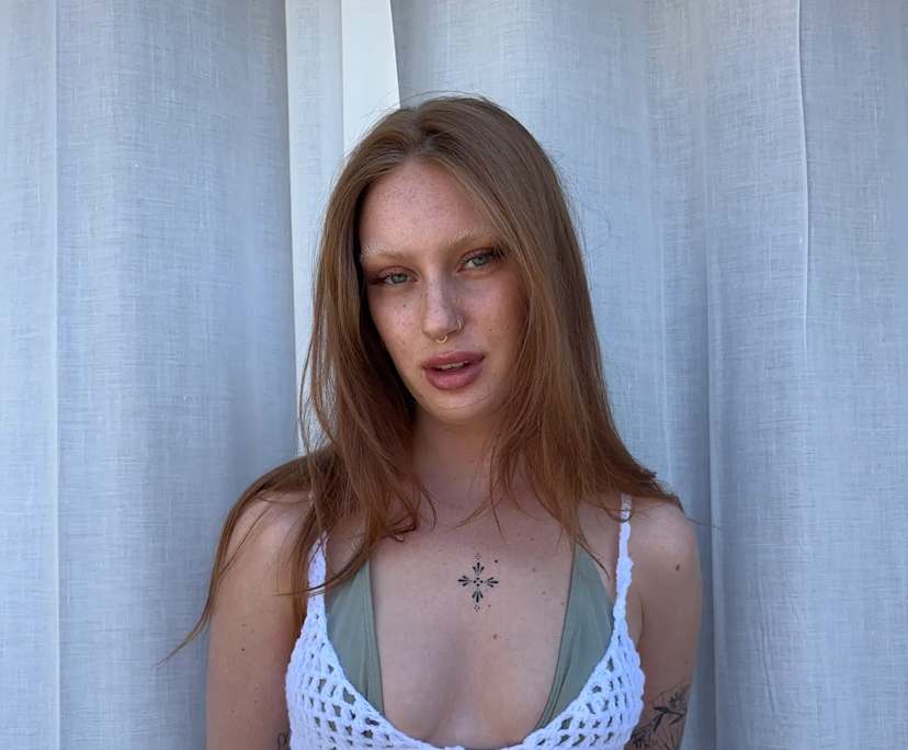 Hannah (20), $300, Smoker, No pets, and No children