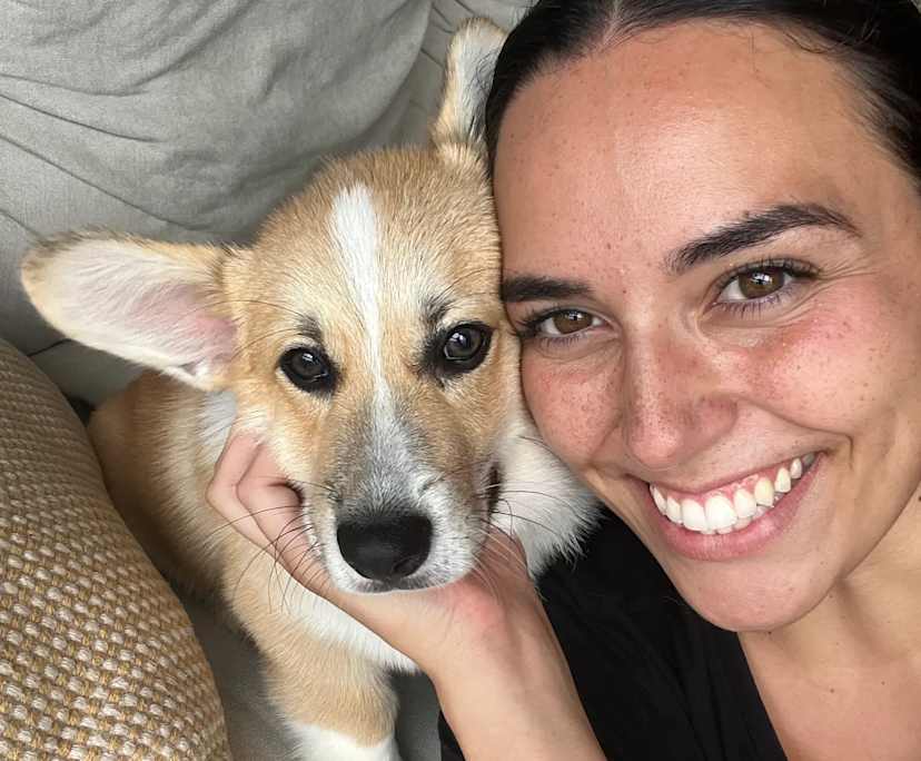 Emma (27), $400, Non-smoker, Have pets, and No children