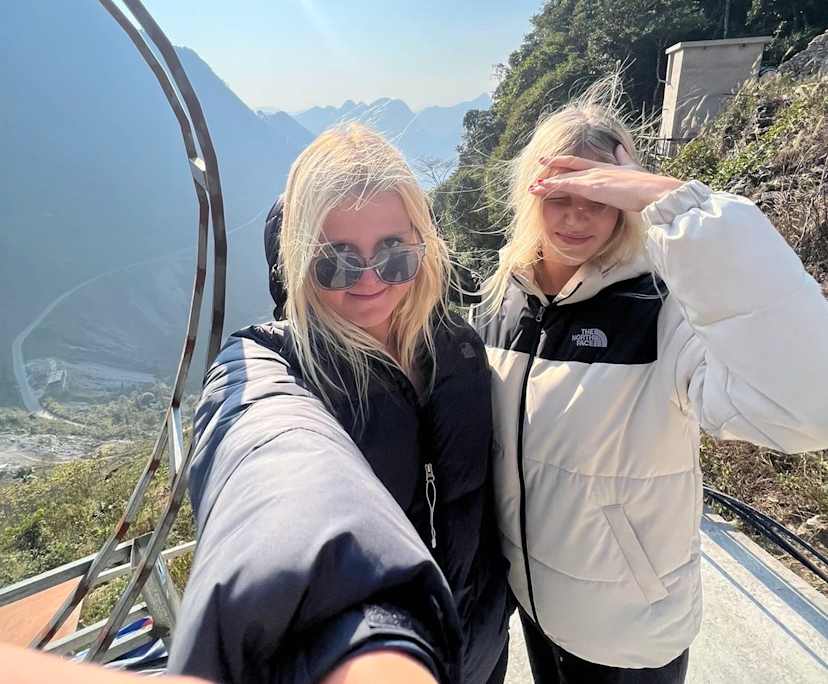 Josefine (20) and Emma (20), $400, 
