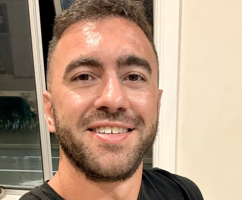 Agustin (32), $360, Non-smoker, No pets, and No children