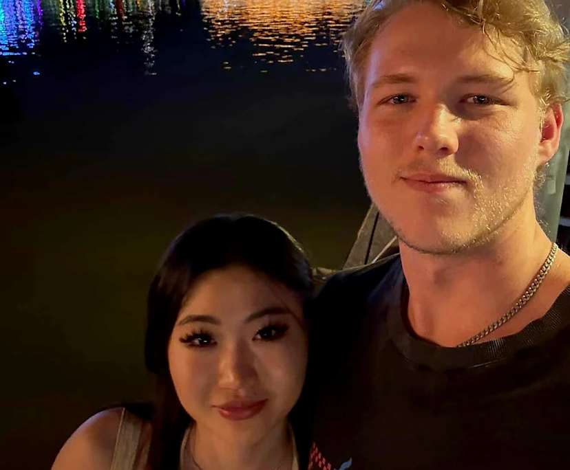 Riley (22) and Amber (26), $450, 