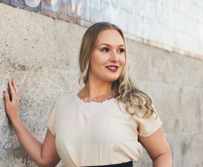 Anette (25), $430, Non-smoker, No pets, and No children