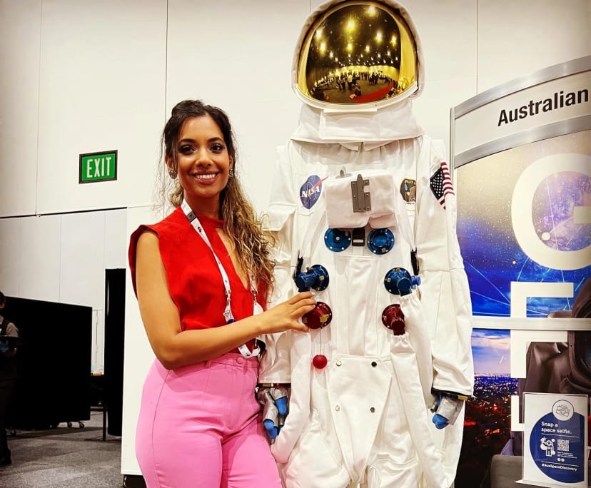 Anu (35), $400, Non-smoker, No pets, and No children