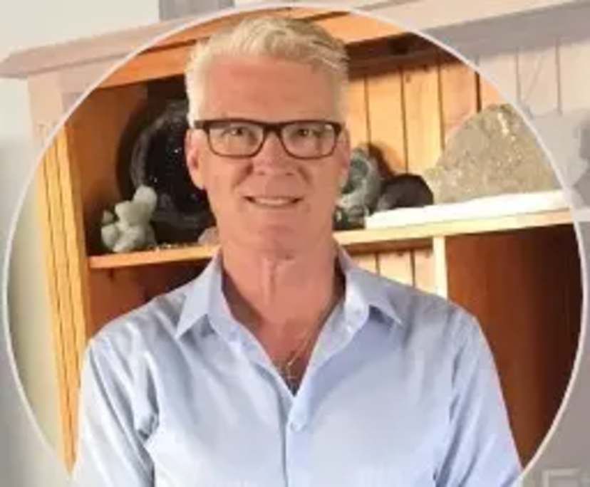 Warren (57), $450, Non-smoker, No pets, and No children