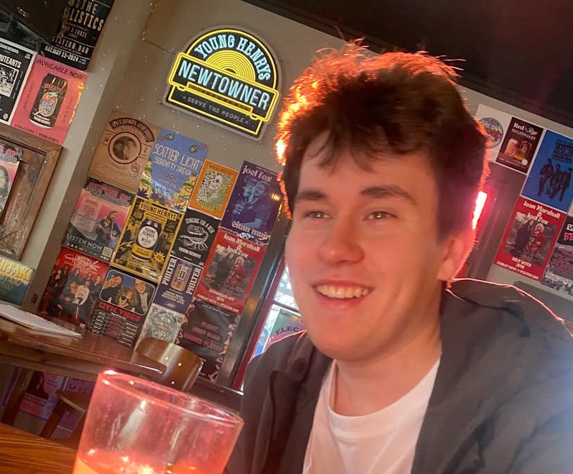 Ashton (21), $350, Smoker, No pets, and No children