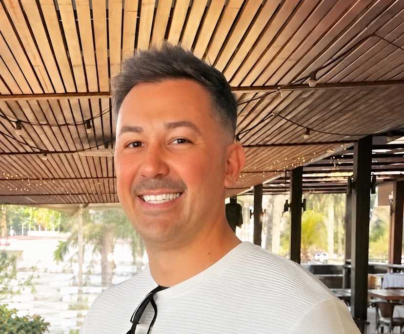 Samuel (41), $600, Have children, Non-smoker, and Have pets