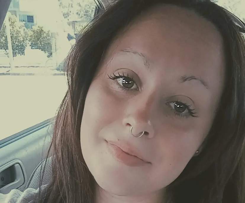 Steph (28), $300, Non-smoker, No pets, and No children