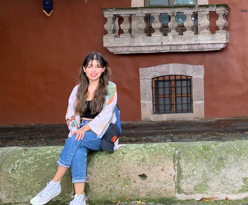 Belén (31), $250, LGBTQIA+, Non-smoker, Have pets, and Have children