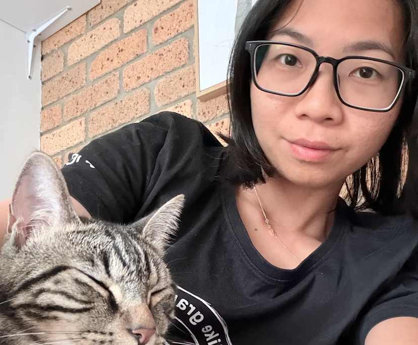 Shay (32), $450, Non-smoker, Have pets, and No children