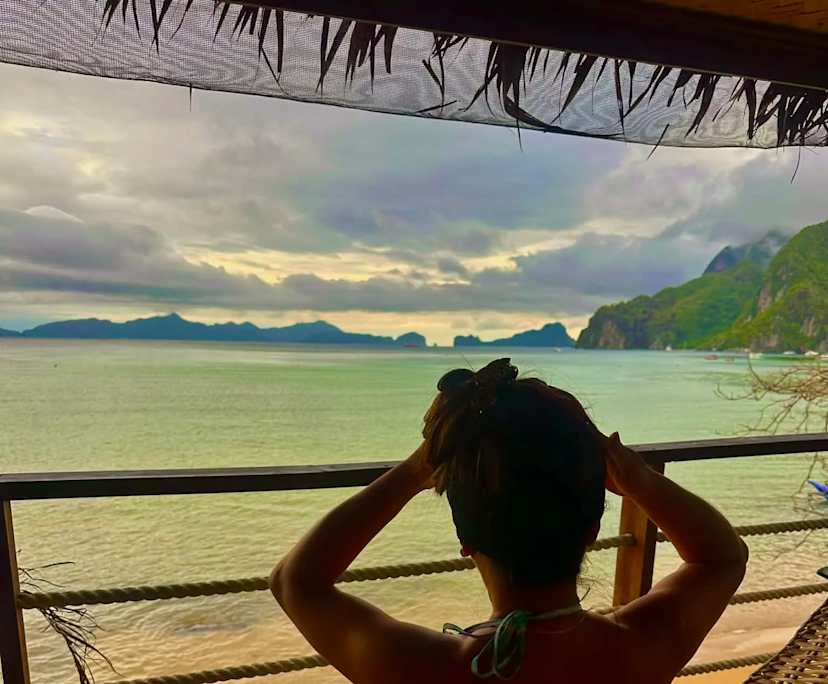 Jess (36), $450, No pets, LGBTQIA+, Non-smoker, and No children