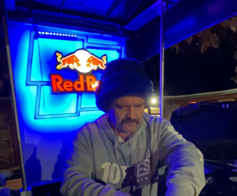 Dave (45), $650, Non-smoker, No pets, and No children