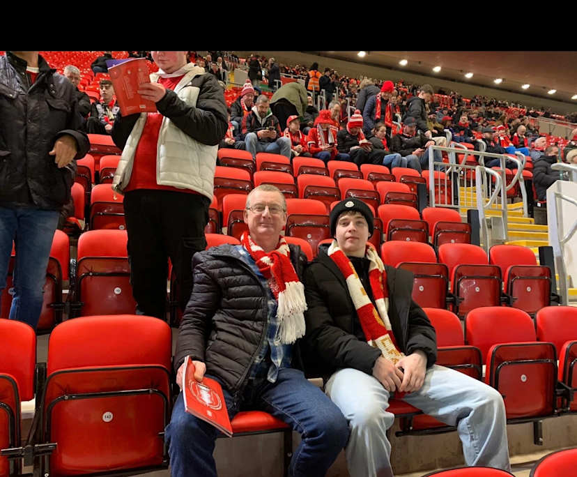 Luke (22), $300, Have pets, Non-smoker, and No children