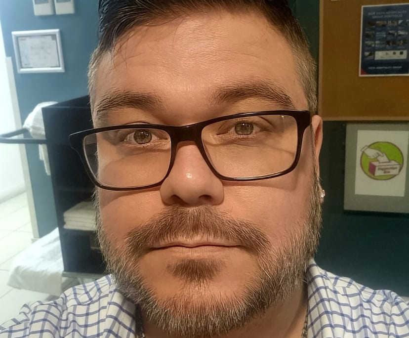 Aaron Blatter (39), $600, LGBTQIA+, Non-smoker, No pets, and No children