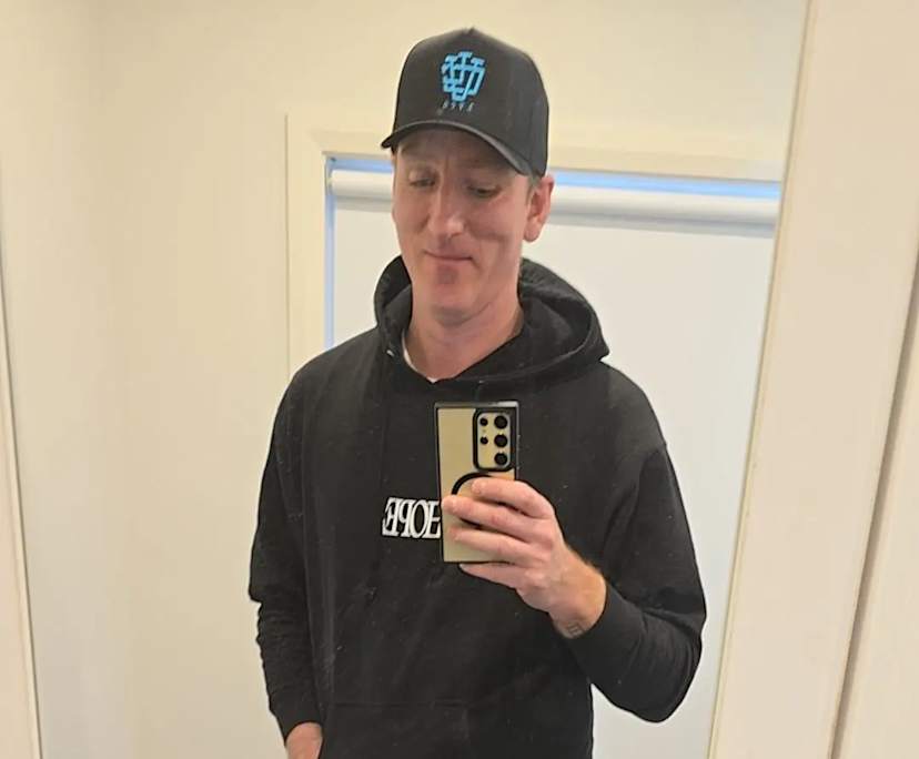Jason Ryan (42), $400, Non-smoker, No pets, and No children