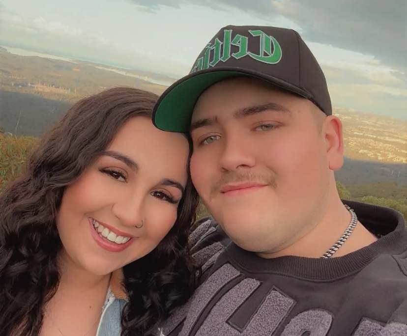 Aaron (23), $200, Have children, Smoker, and No pets