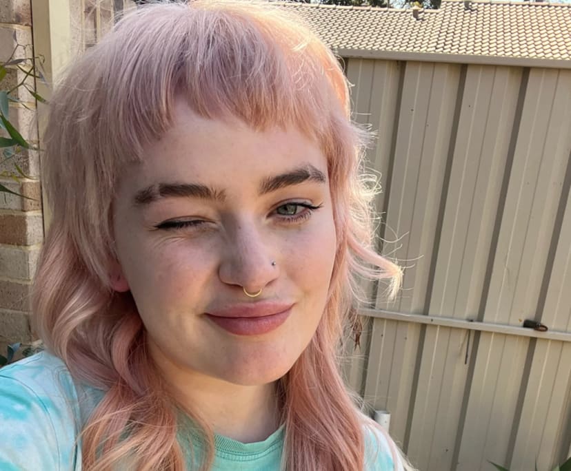 Dearbhla (28), $270, Non-smoker, No pets, and No children