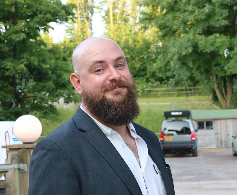 Reece (32), $350, Non-smoker, No pets, and No children