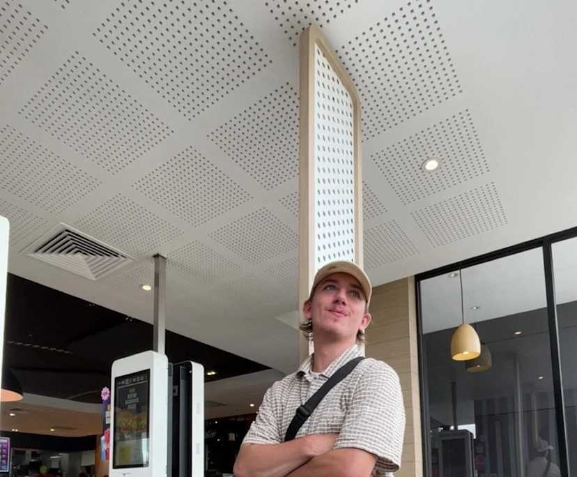 Chris (20), $180, Smoker, No pets, and No children