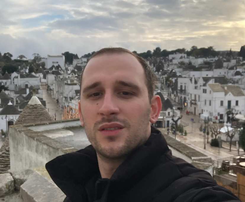 Melih (30), $400, Non-smoker, No pets, and No children