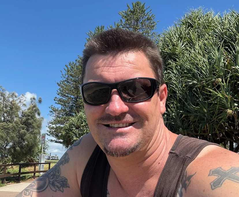 Michael (44), $400, Non-smoker, No pets, and No children