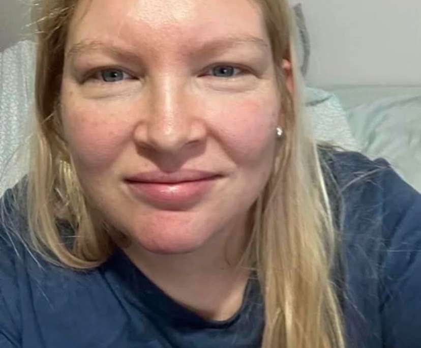 Lisa (42), $350, Non-smoker, No pets, and No children