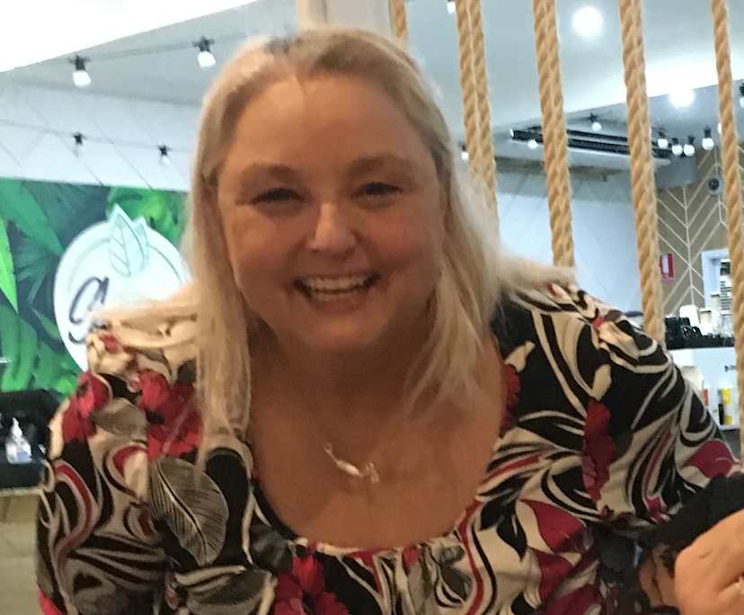 Tessa (57), $400, Non-smoker, Have pets, and No children