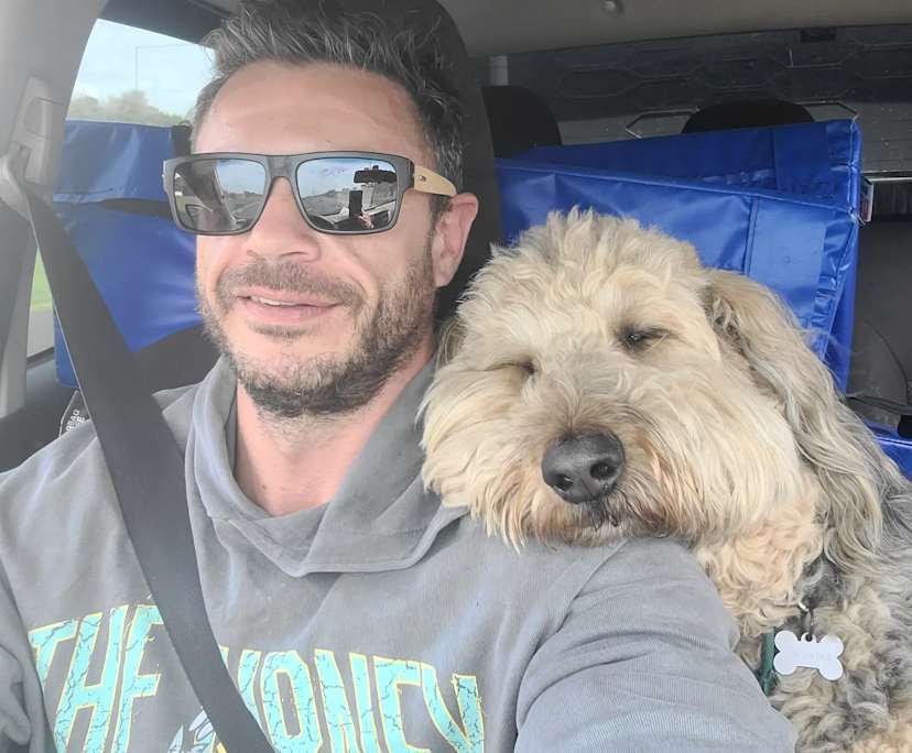 Arron (36), $300, Non-smoker, Have pets, and No children