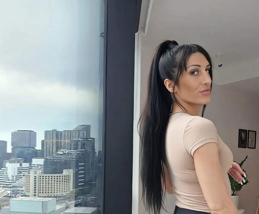 Brooke Lawton (35), $500, Smoker, No pets, and No children