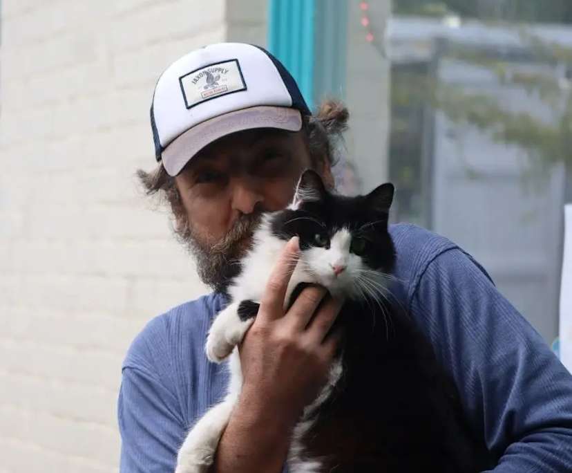 Wade (45), $275, Non-smoker, No pets, and No children