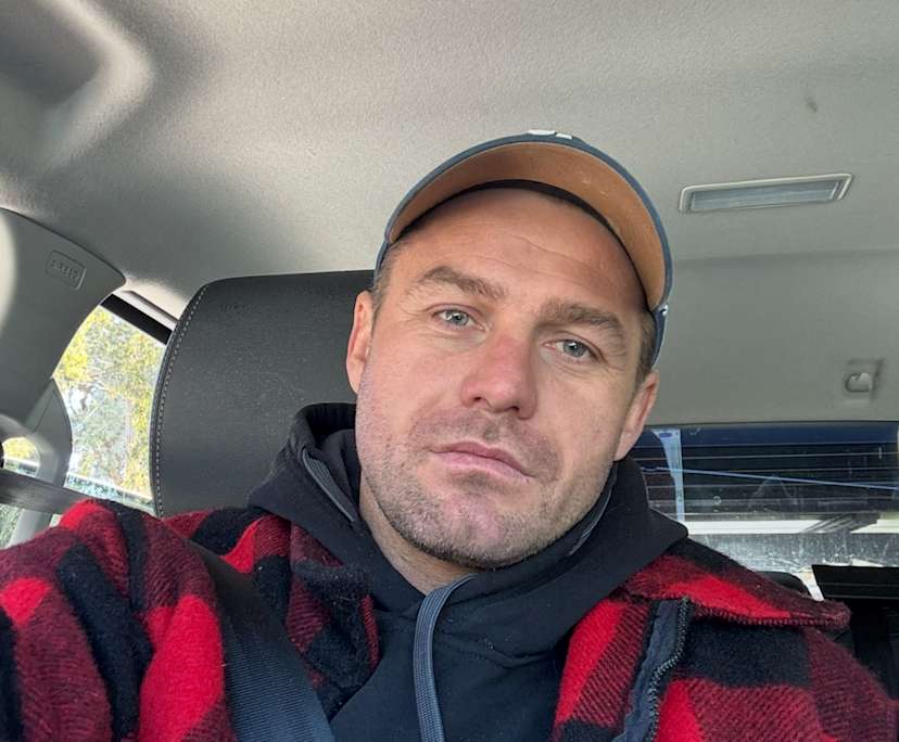 Nick (36), $350, Non-smoker, Have pets, and No children