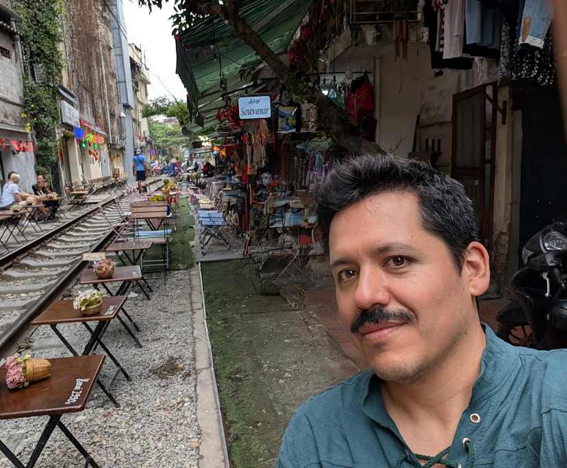 Rodrigo  Martinez (41), $300, Non-smoker, No pets, and No children