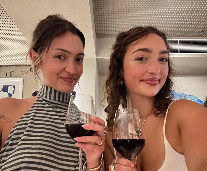 Isabel (19) and Nyah (24), $400, 