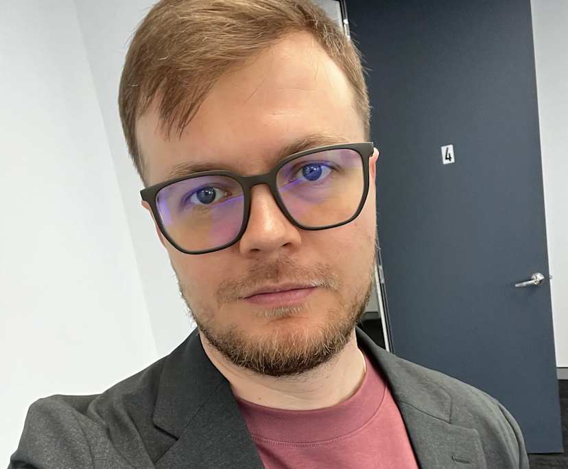 Vadym (35), $350, Non-smoker, No pets, and No children