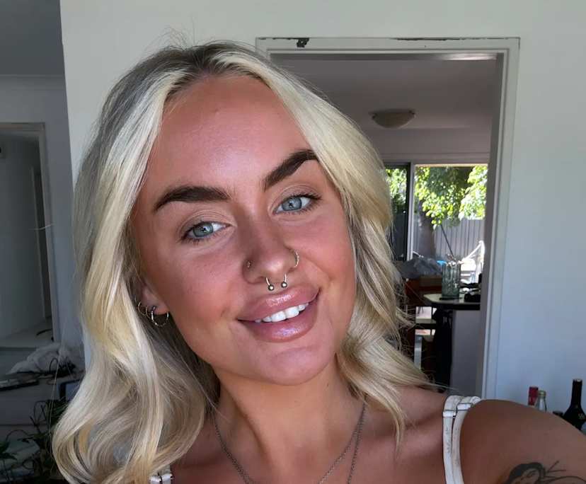 Cara (26), $300, Non-smoker, No pets, and No children