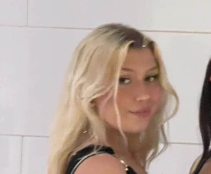 Maija (21), $300, Non-smoker, Have pets, and No children