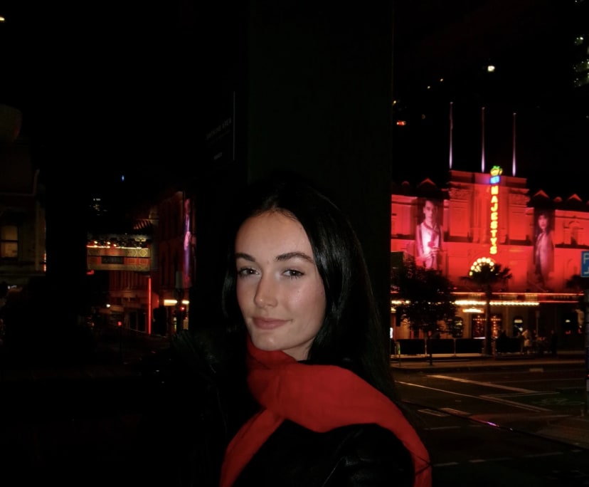 Megan (25), $250, Non-smoker, Have pets, and No children