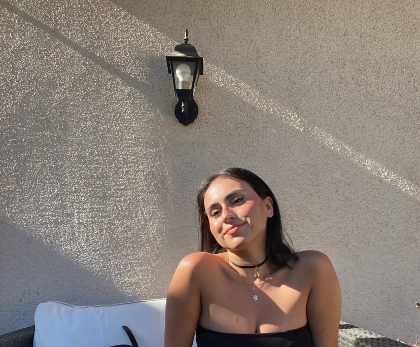 Valentina (26), $350, No pets, Non-smoker, and No children