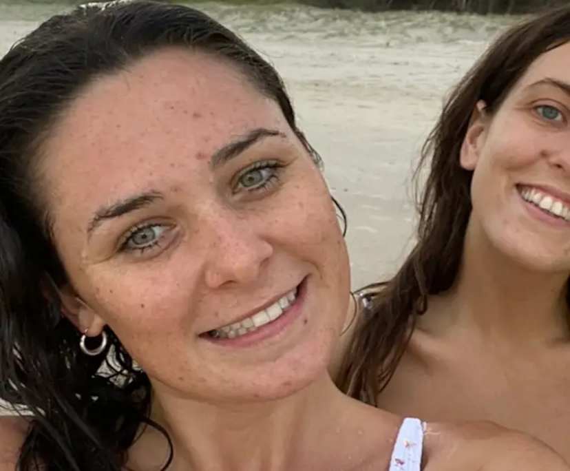 Lauren (29), $500, Non-smoker, Have pets, and No children