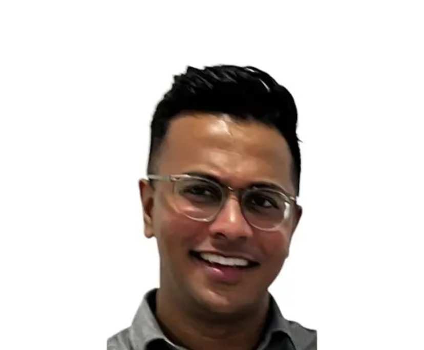 Pravindkumaran (28), $400, Non-smoker, No pets, and No children