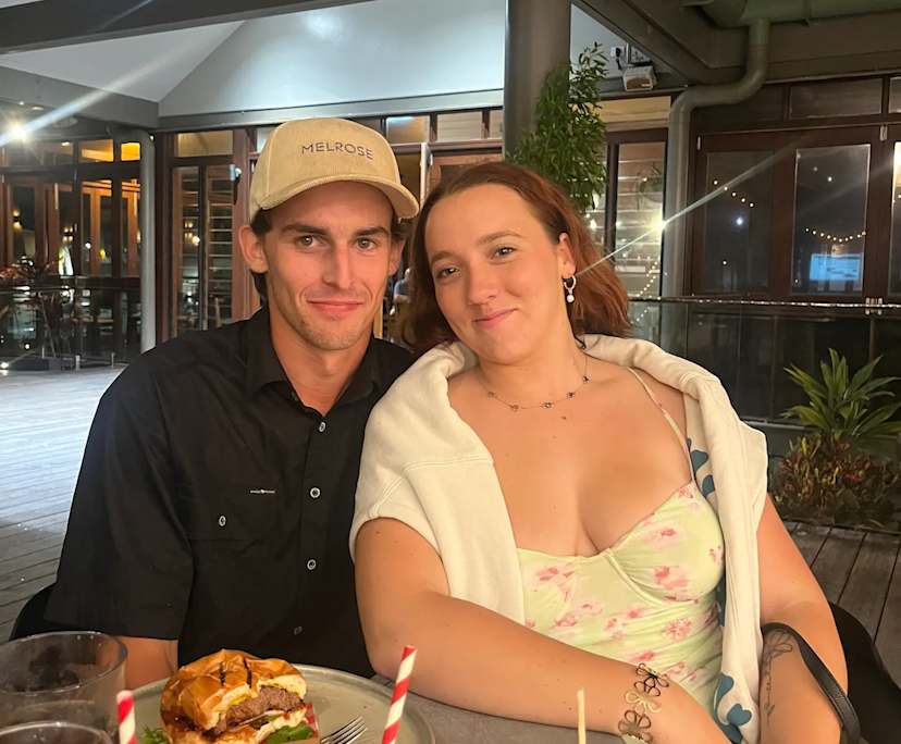 Laylah (19), $400, Non-smoker, Have pets, and No children