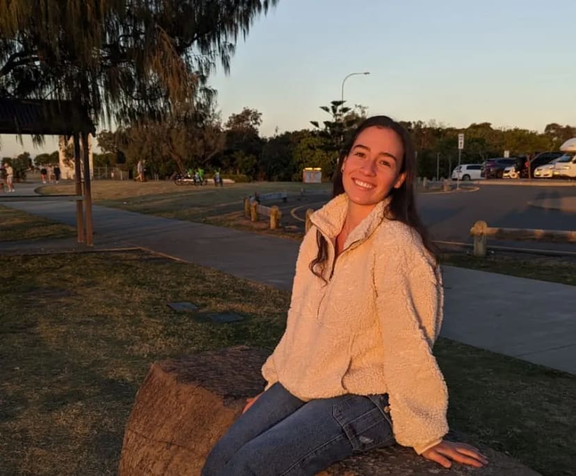 Sara (25), $800, Non-smoker, No pets, and No children