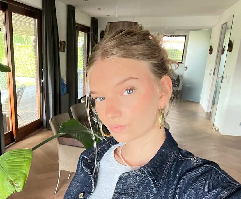 Linde (18), $380, Non-smoker, No pets, and No children