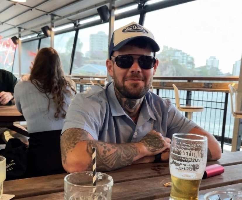 Carl slack (28), $450, Smoker, No pets, and No children